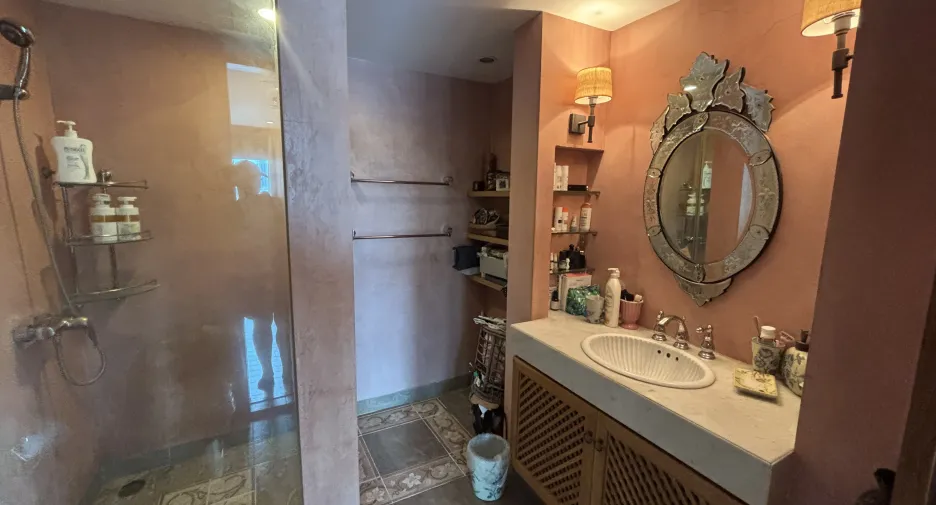 For sale 2 ベッドルーム condo in Pathum Wan, Bangkok