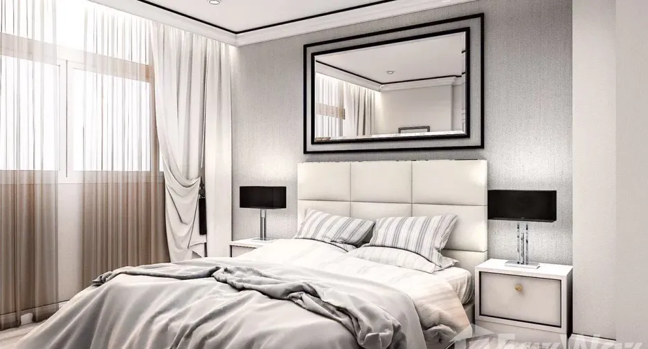 For sale 3 bedrooms condo in Huai Khwang, Bangkok