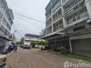 For rent 3 bedrooms retail Space in Khlong Toei, Bangkok