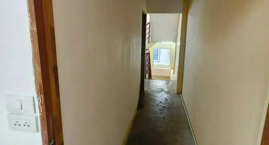 For rent 3 bedrooms retail Space in Khlong Toei, Bangkok