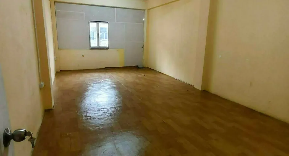 For rent 3 bedrooms retail Space in Khlong Toei, Bangkok