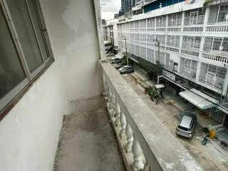 For rent 3 bedrooms retail Space in Khlong Toei, Bangkok