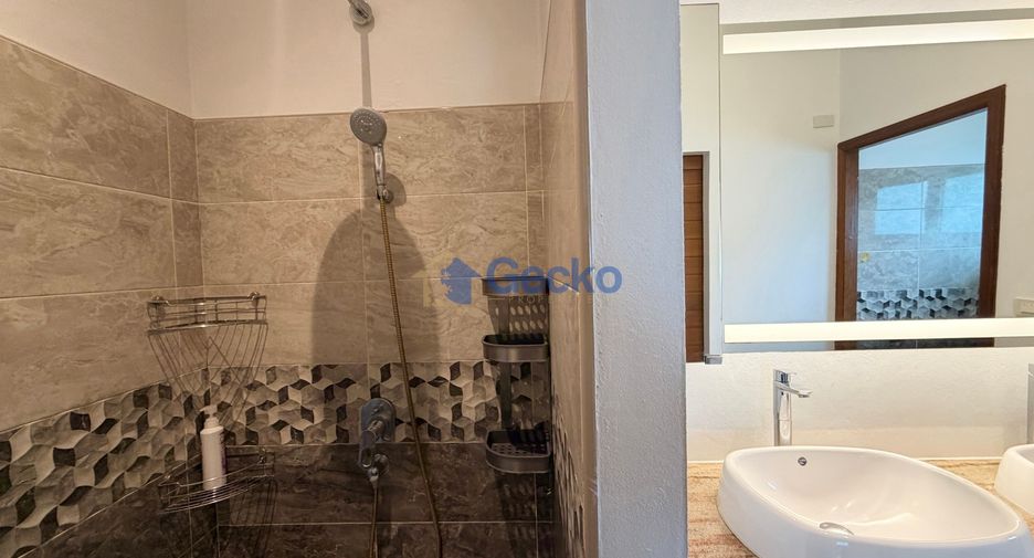 Haus zur Miete mit 3 Zimmer in Bang Lamung, Chonburi