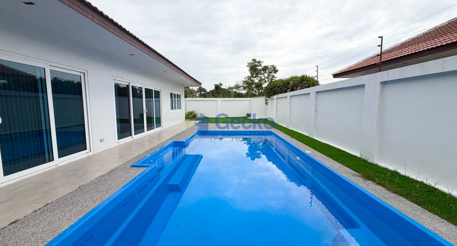 Haus zur Miete mit 3 Zimmer in Bang Lamung, Chonburi