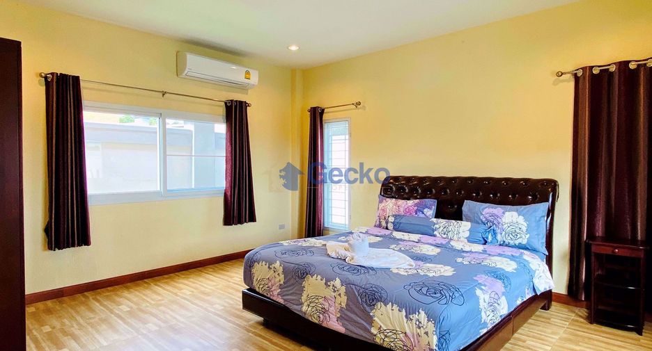 Haus zur Miete mit 4 Zimmer in Bang Lamung, Chonburi