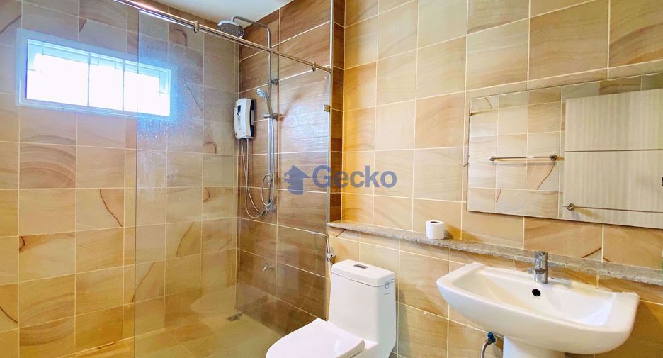 Haus zur Miete mit 4 Zimmer in Bang Lamung, Chonburi