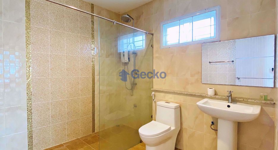 Haus zur Miete mit 4 Zimmer in Bang Lamung, Chonburi