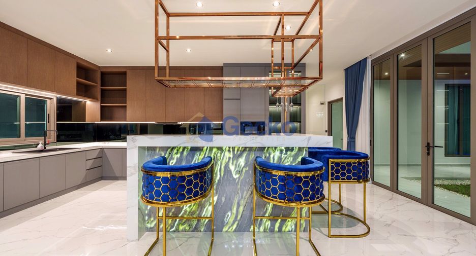 Haus zum Kauf mit 6 Zimmer in Bang Lamung, Chonburi