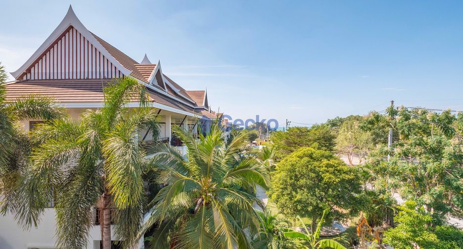 For sale 3 bedrooms condo in Na Jomtien, Pattaya