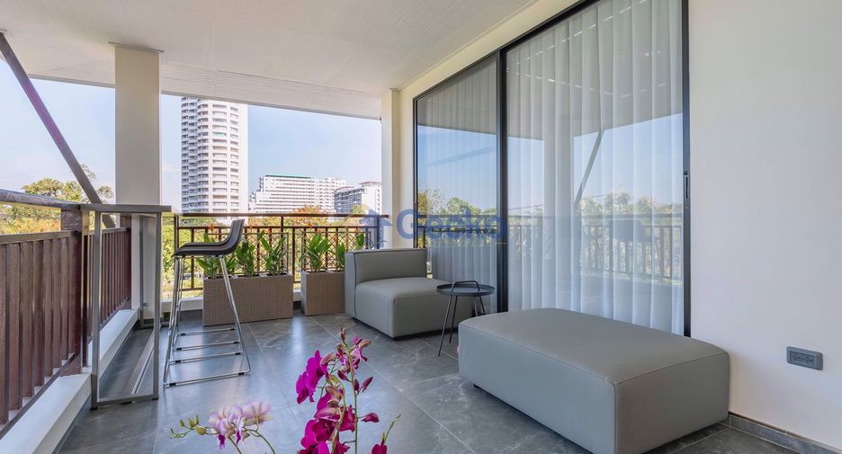 For sale 3 bedrooms condo in Na Jomtien, Pattaya
