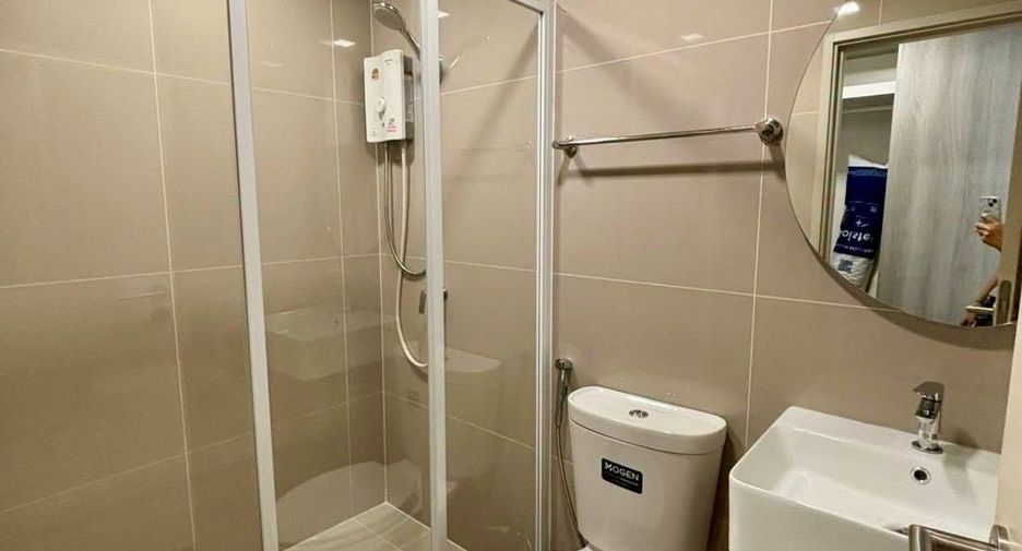 Condo en alquiler de estudio en Huai Khwang, Bangkok
