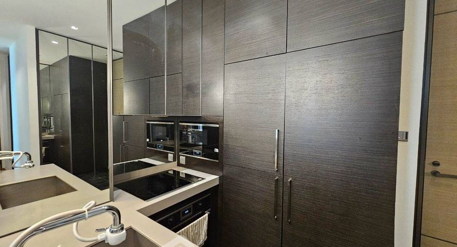 For rent 1 bed condo in Pathum Wan, Bangkok