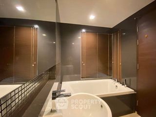 For sale 1 Beds condo in Sathon, Bangkok