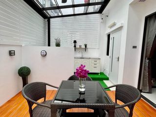 Casa adosada en alquiler y en venta de 3 habitaciones en Lat Phrao, Bangkok