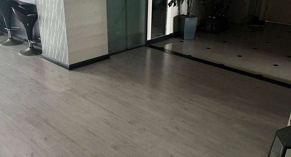 For sale 4 bedrooms condo in Khlong Toei, Bangkok