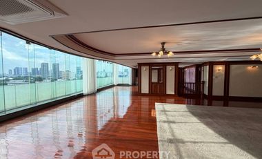 For sale 6 bedrooms condo in Phaya Thai, Bangkok