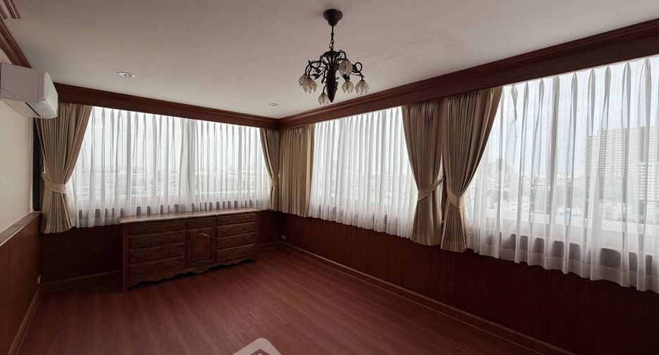 For sale 6 bedrooms condo in Phaya Thai, Bangkok