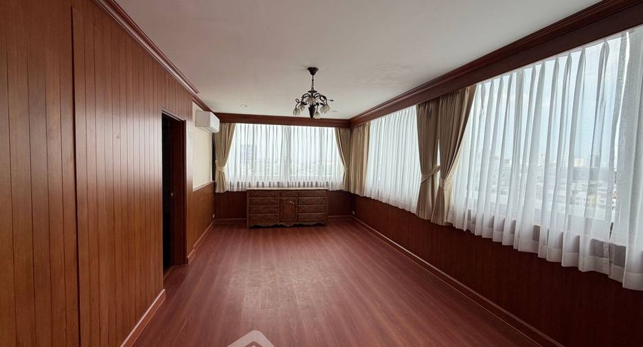 For sale 6 bedrooms condo in Phaya Thai, Bangkok