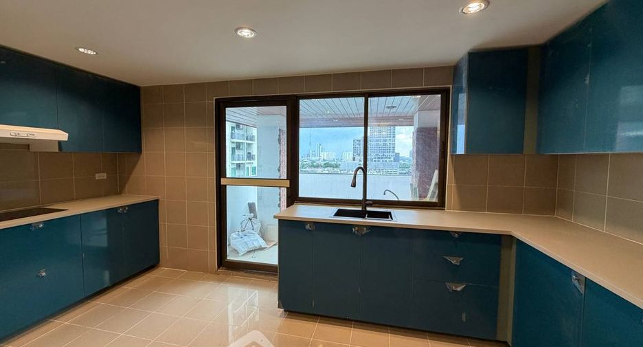 For sale 6 bedrooms condo in Phaya Thai, Bangkok