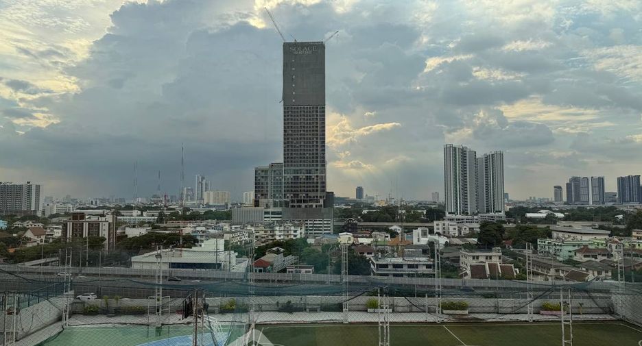 For sale 6 bedrooms condo in Phaya Thai, Bangkok