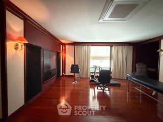 For sale 6 bedrooms condo in Phaya Thai, Bangkok