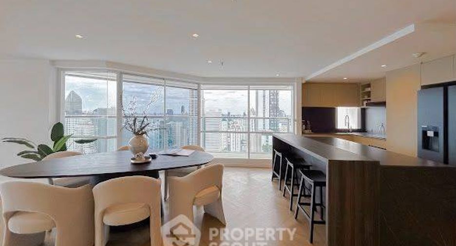 For sale 3 bedrooms condo in Watthana, Bangkok