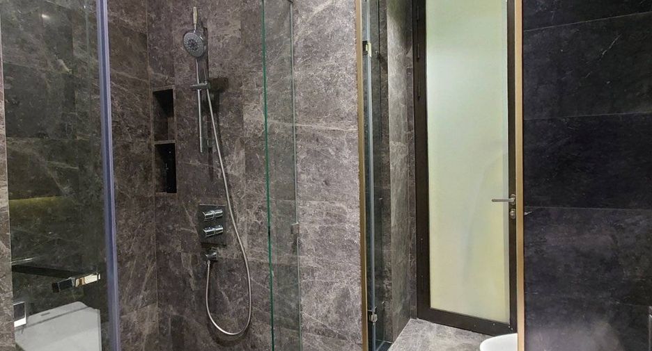 For sale 1 bed condo in Pathum Wan, Bangkok