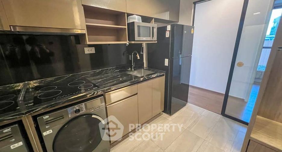 For sale 2 bedrooms condo in Khlong Toei, Bangkok