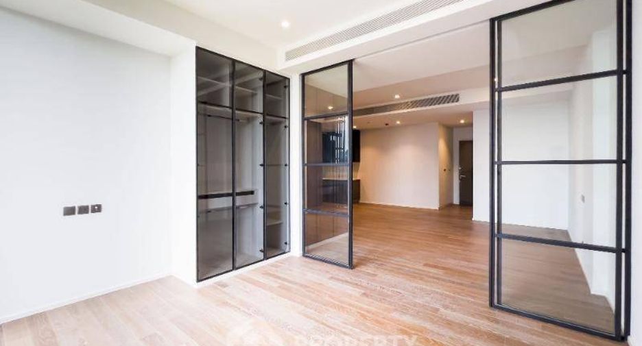 For sale 2 ベッドルーム condo in Pathum Wan, Bangkok