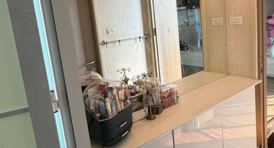 For sale 2 bedrooms condo in Ratchathewi, Bangkok