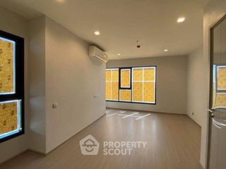 For sale 2 ベッドルーム condo in Phra Khanong, Bangkok