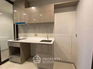 For sale 2 ベッドルーム condo in Phra Khanong, Bangkok