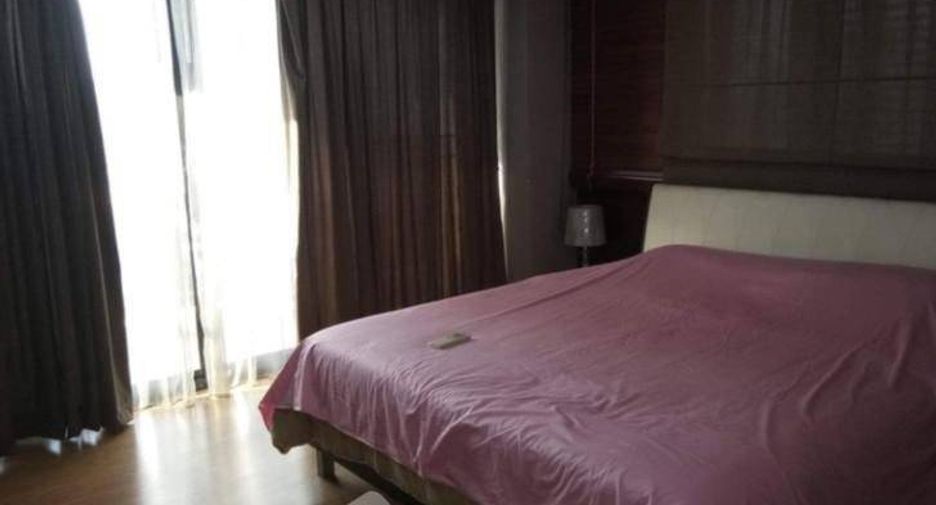 For sale 3 bedrooms condo in Watthana, Bangkok