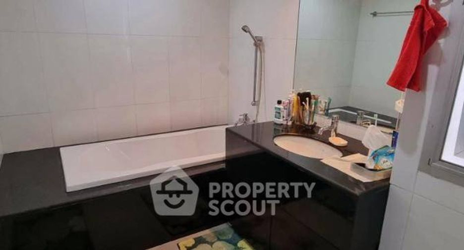 For sale 3 ベッドルーム condo in Phaya Thai, Bangkok