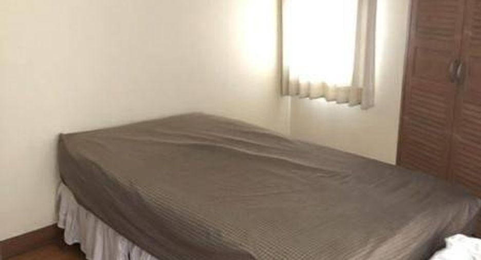 For sale 3 bedrooms condo in Watthana, Bangkok