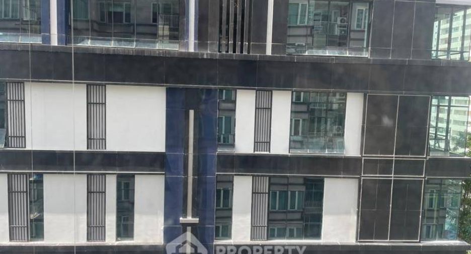 For sale 2 bedrooms condo in Khlong Toei, Bangkok