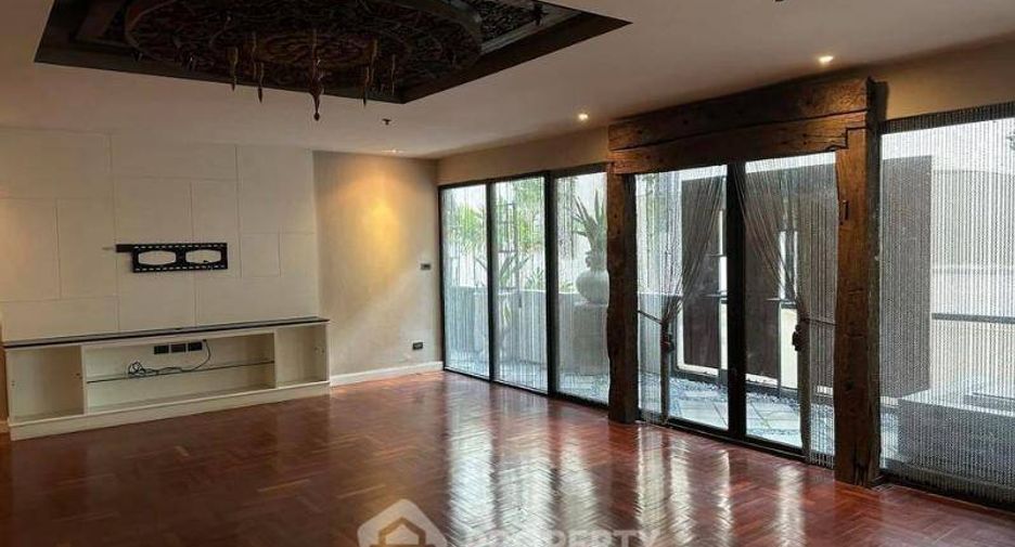 For sale 4 bedrooms condo in Sathon, Bangkok