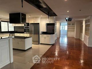For sale 4 bedrooms condo in Sathon, Bangkok