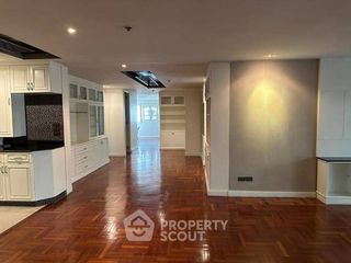For sale 4 bedrooms condo in Sathon, Bangkok