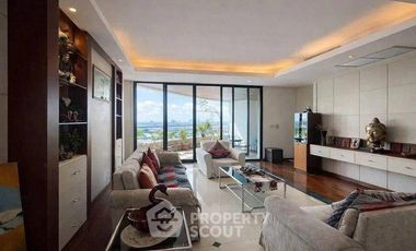 For sale 4 bedrooms condo in Yan Nawa, Bangkok