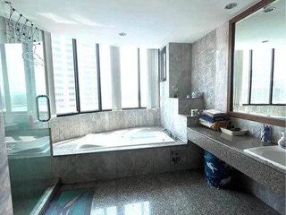 For sale 4 bedrooms condo in Yan Nawa, Bangkok