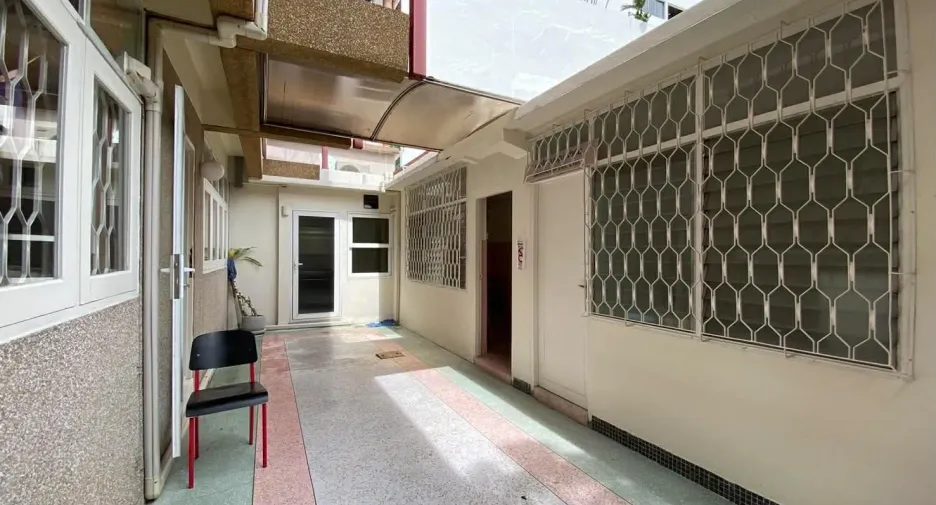 For sale and for rent 2 bedrooms retail Space in Watthana, Bangkok