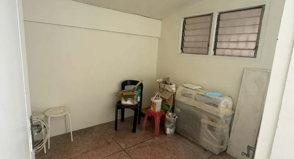 For sale and for rent 2 bedrooms retail Space in Watthana, Bangkok