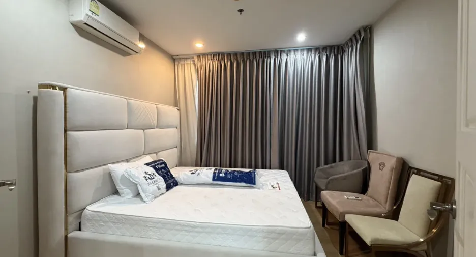 For rent 2 bedrooms condo in Huai Khwang, Bangkok