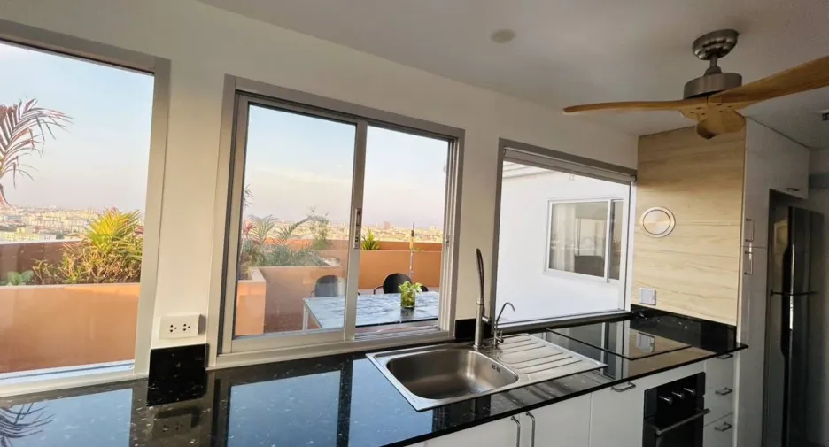 Condo en venta de 4 habitaciones en Bang Kapi, Bangkok