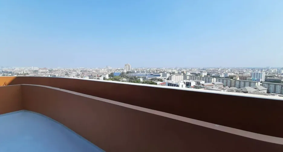 Condo en venta de 4 habitaciones en Bang Kapi, Bangkok