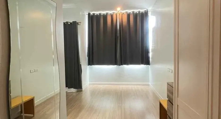 For rent 3 ベッドルーム townhouse in Bang Khae, Bangkok
