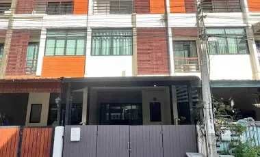 For rent 3 ベッドルーム townhouse in Bang Khae, Bangkok