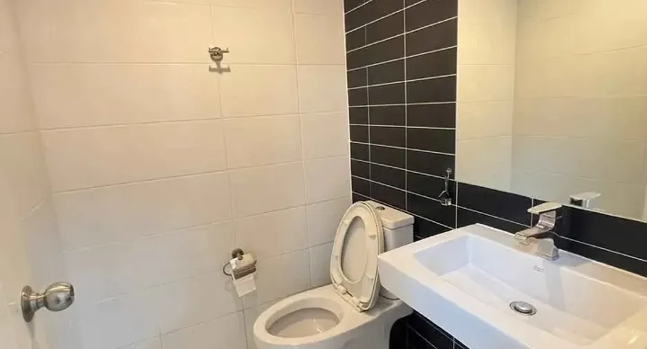 For rent 3 ベッドルーム townhouse in Bang Khae, Bangkok
