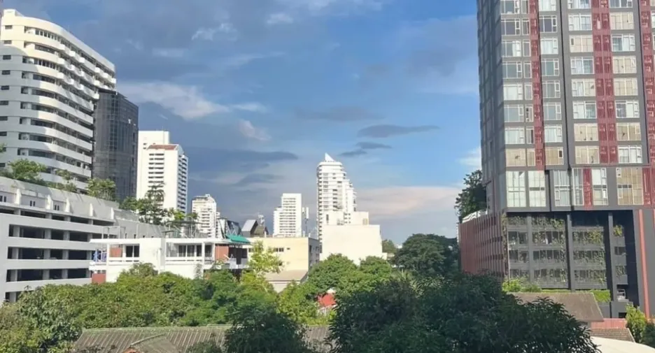 For sale 3 bedrooms condo in Watthana, Bangkok